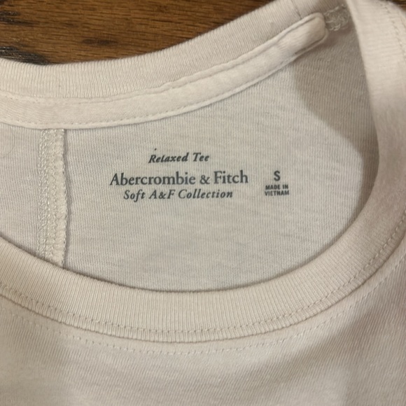 Abercrombie & Fitch t shirt - size Small - discontinued style! - Picture 2 of 3